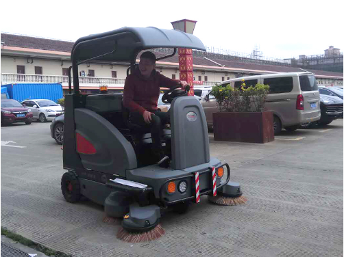 工廠自動掃地機的優勢及特點